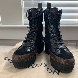 Authentic Louis Vuitton Boots💕